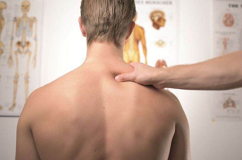 man-male-back-massage