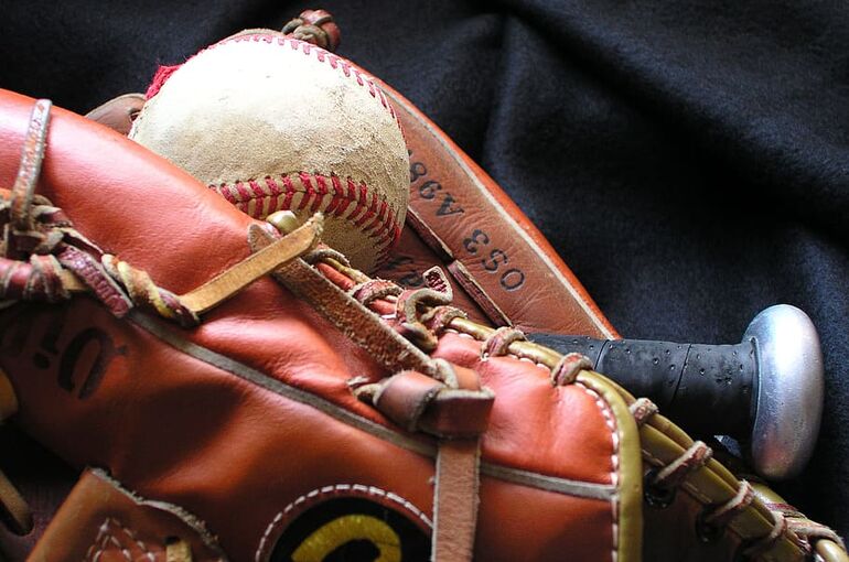 baseball-baseball-mit-glove-ball