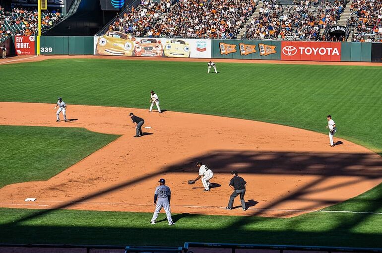 game-baseball-pitch-ground