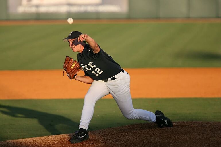 baseball-baseball-pitcher-pitcher-s-mound-baseball-player